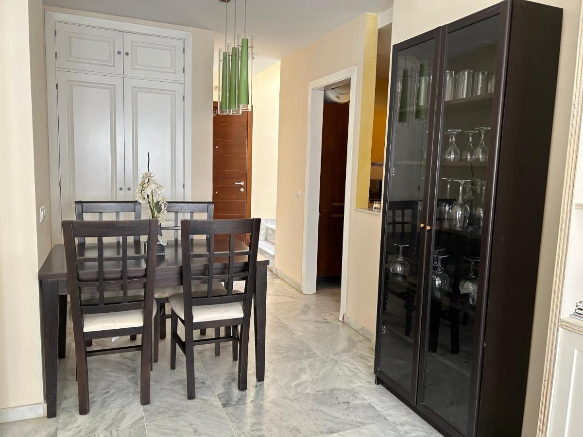 Atico Triana Con Piscina Privada Apartment Севиля Екстериор снимка
